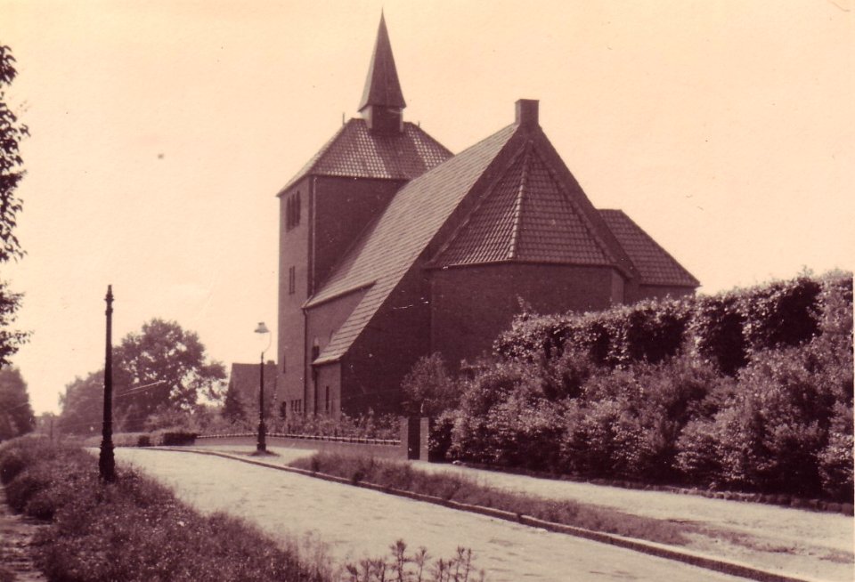 MariaMagdalenenKirche vonOsten KleinBorstel 50erJahre
