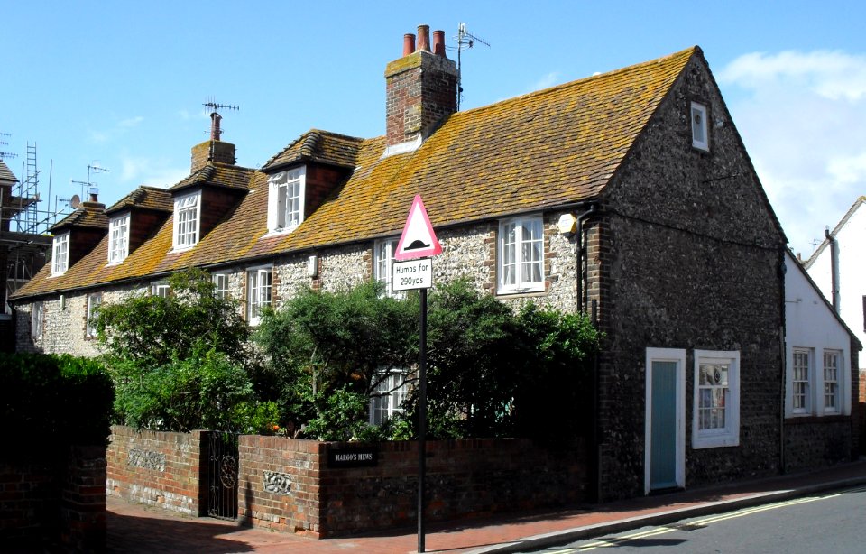 Margo's Mews, High Street, Rottingdean (NHLE Code 1381630)
