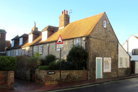 Margo's Mews, High Street, Rottingdean (NHLE Code 1381630) (December 2016) (2)
