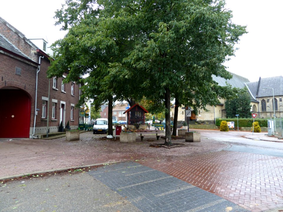 Margraten-Zwingelput bij de kerk (1)