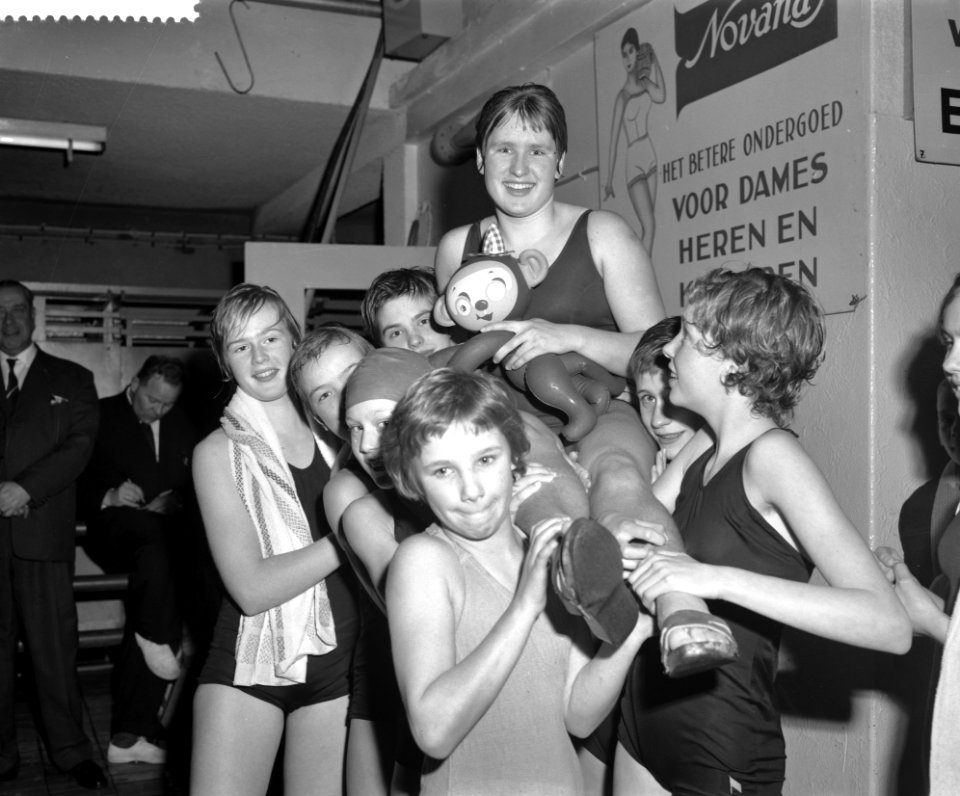 Marianne Heemskerk recordpoging vlinderslag, Bestanddeelnr 913-5140