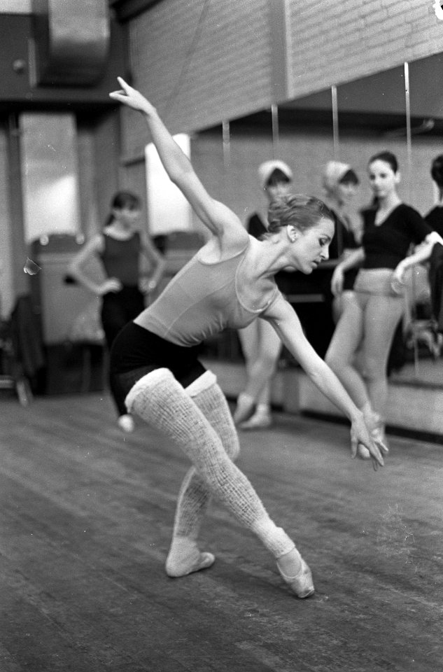 Marianne Hilarides terug bij Nationaal Ballet na 4 jaar hier tijdens repetitie, Bestanddeelnr 920-7434