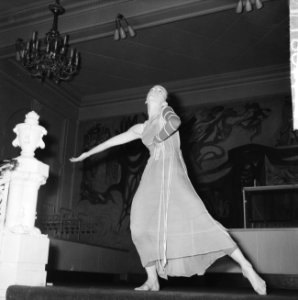 Marianne Hilarides zo als zij zal optreden bij het Nationale Ballet in het balle, Bestanddeelnr 914-4881