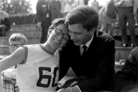Maria Gommers met haar verloofde Henk Hoogakker, Bestanddeelnr 922-6240