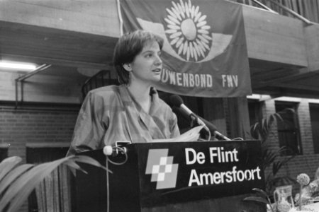 Maria van Veen gekozen als nieuwe voorzitster van de Vrouwenbond FNV in de plaat, Bestanddeelnr 933-2031