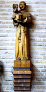Mariä-Himmelfahrt-Kirche (Berlin-Charlottenburg) Statue