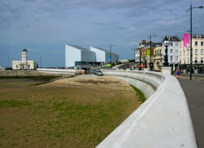 Margate, the beach with Turner Art Gallery