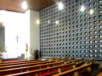 Mariä-Himmelfahrt-Kirche (Berlin-Charlottenburg) Glasbausteine