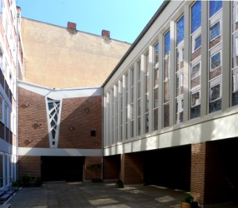 Mariä-Himmelfahrt-Kirche (Berlin-Charlottenburg) Rückseite