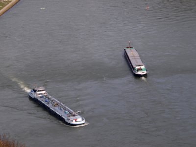 Maria, ENI 02330767 & Heinz, ENI 04600800 at the Rhine river