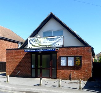 Manor Road Evangelical Church, Manor Road, Stoughton, Guildford (April 2014, from East-Southeast)