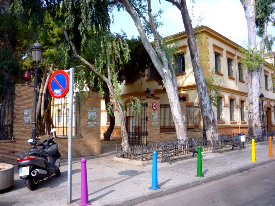 Manises - Casa de Cultura-Biblioteca Pública Municipal Enric Valor 1