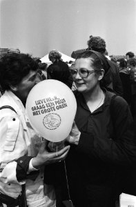 Manifestatie Het andere gezicht van de kerk op Malieveld te Den Haag i.v.m. ko, Bestanddeelnr 933-3220