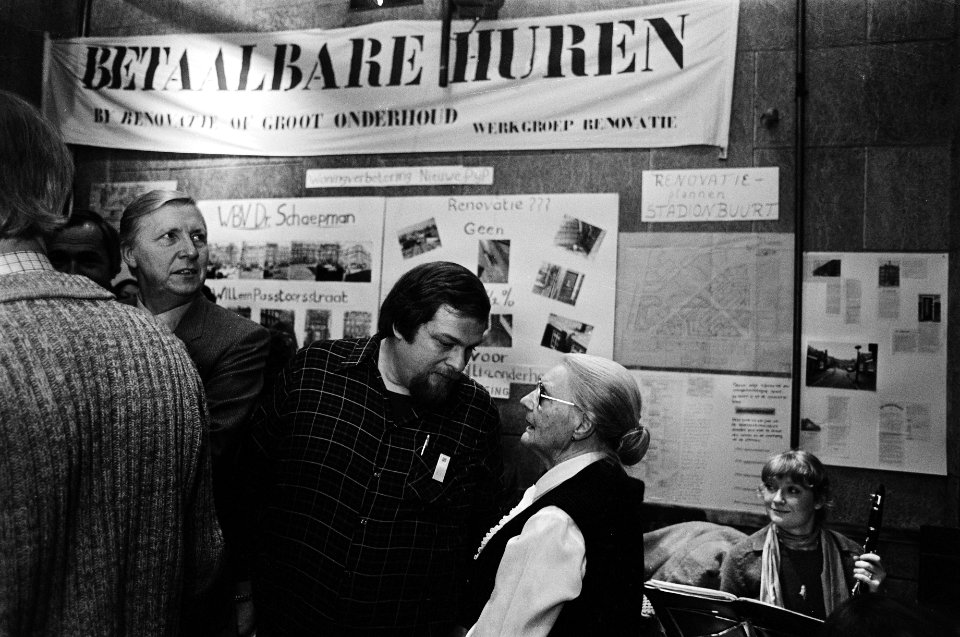 Manifestatie in Spaarndammerbuurt in A'dam tegen vertraging renovatie tegen zgn, Bestanddeelnr 930-6287