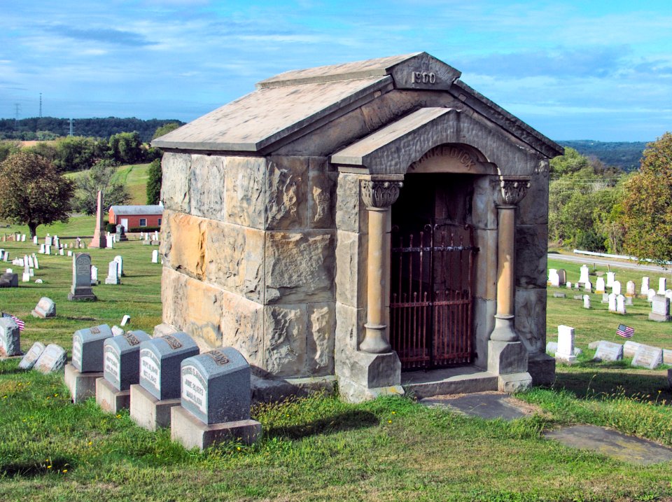 Mankedick Mausoleum, Robinson Run Cemetery, 2015-09-27, 02