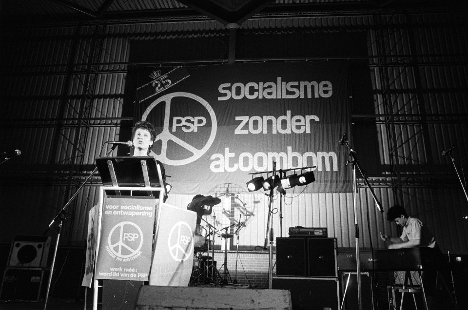 Manifestatie 25 jaar PSP in Expohal in Hilversum Andrée van Es aan het woord,, Bestanddeelnr 932-1742