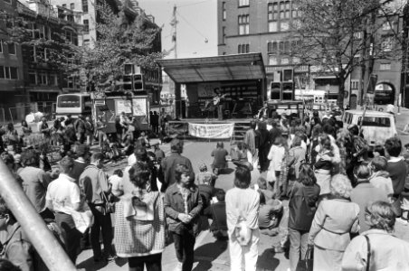 Manifestatie Handen af van Midden Amerika op Rokin in Amsterdam overzicht van, Bestanddeelnr 932-1495