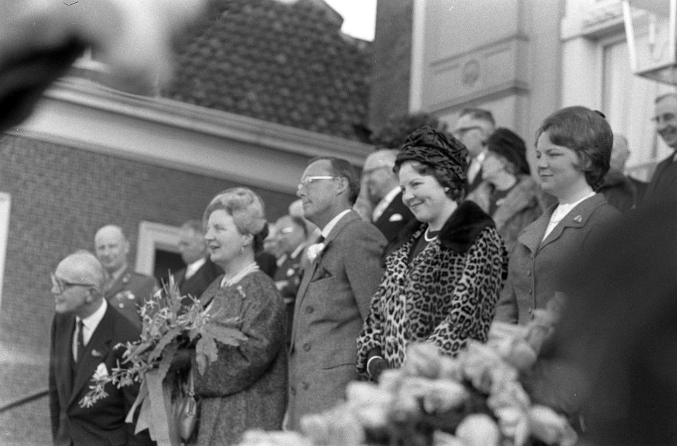 Manifestatie in verband met 12,5 jarig regeringsjubileum van H. M. . Koninklijk , Bestanddeelnr 912-1883