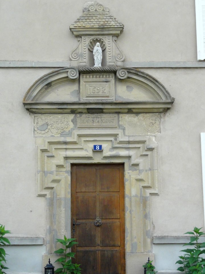 Manonviller (M-et-M) porte maison A