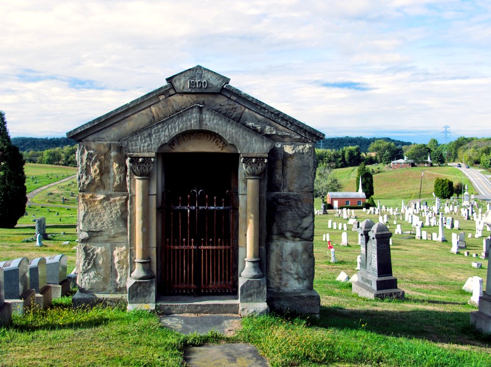 Mankedick Mausoleum, Robinson Run Cemetery, 2015-09-27, 01