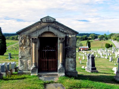 Mankedick Mausoleum, Robinson Run Cemetery, 2015-09-27, 01