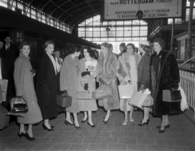 Mannequins van Jacques Fath in Nederland, Bestanddeelnr 906-3891