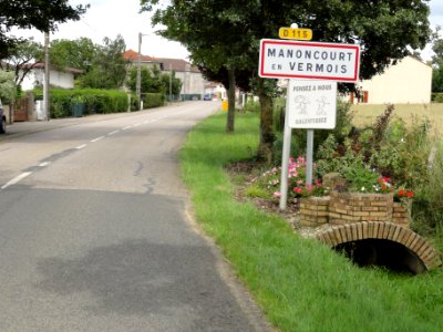 Manoncourt-en-Vermois (M-et-M) city limit sign