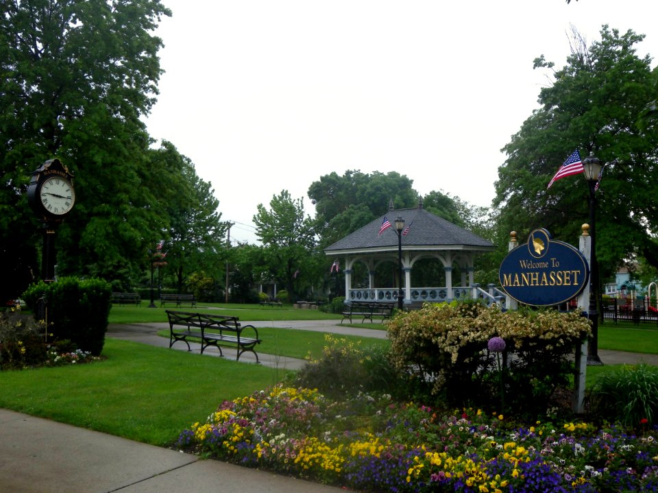 Manhasset Gazebo rain jeh