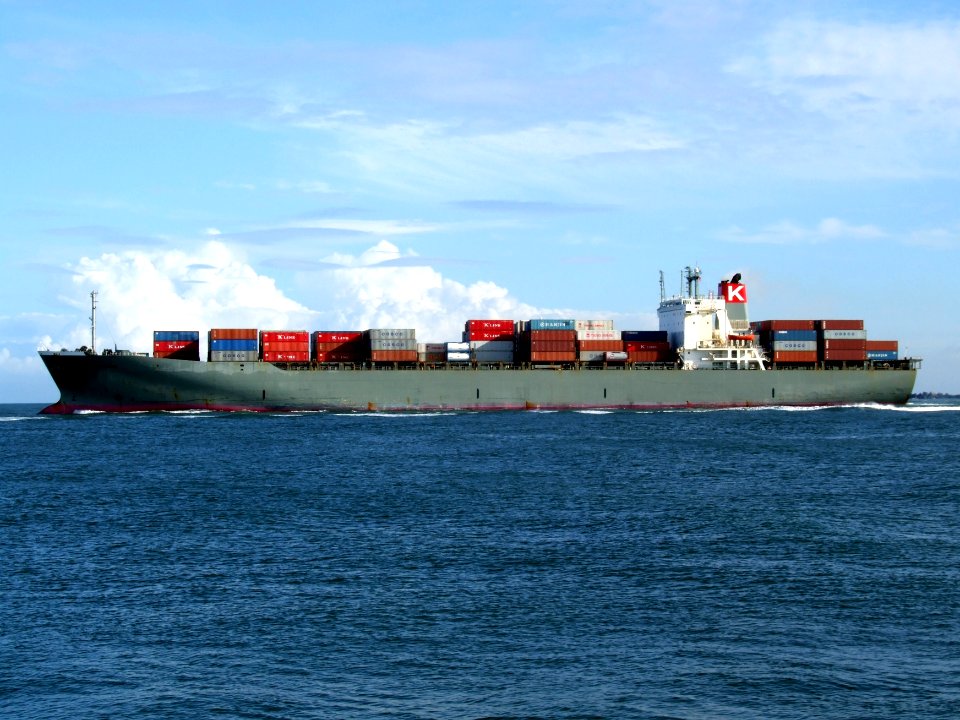 Manhatten Bridge p6, leaving Port of Rotterdam, Holland 01-Jan-2005