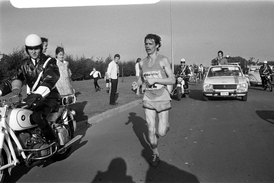 Marathon te Enschede, Allen in actie, Bestanddeelnr 924-9047