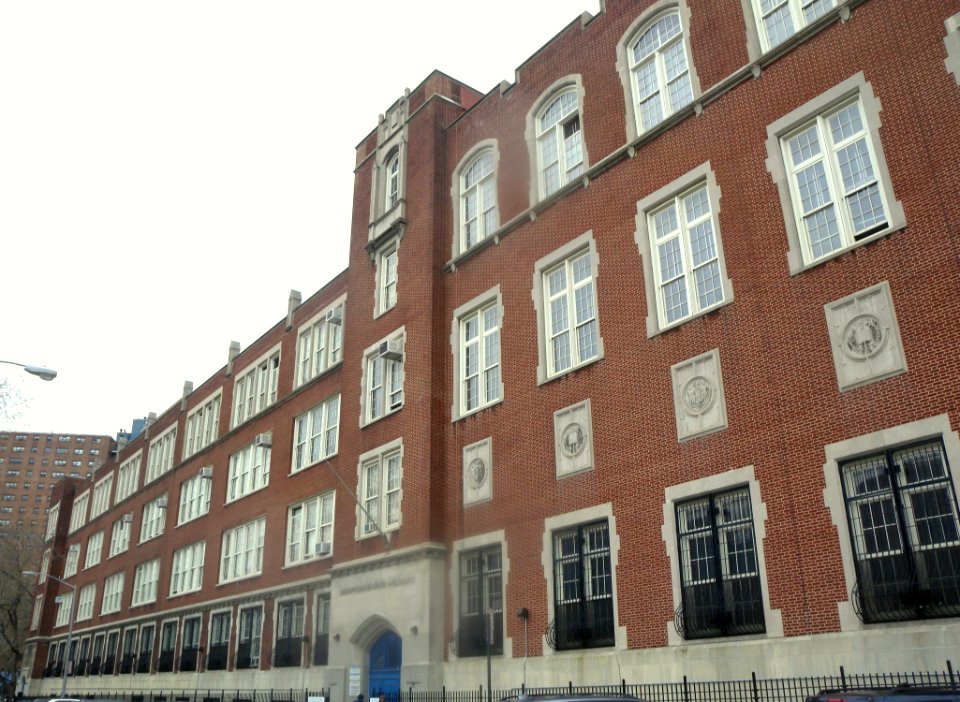 Manhattanville JHS Amst Av 129 St jeh