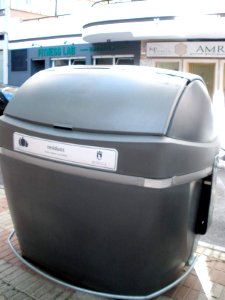 Marbella - Contenedores de reciclaje 02
