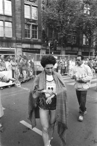 Marathon van Amsterdam winnaar John Burra na de finish, Bestanddeelnr 933-9748