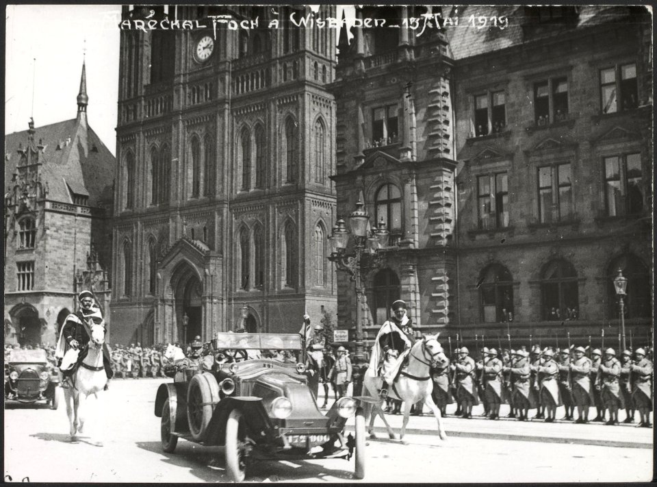 Maréchal Foch à Wiesbaden - 15 Mai 1919, Bestanddeelnr 158-2437