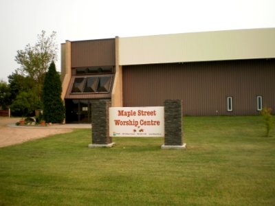 Maple Street Worship Centre, Vegreville 03