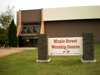Maple Street Worship Centre, Vegreville 04