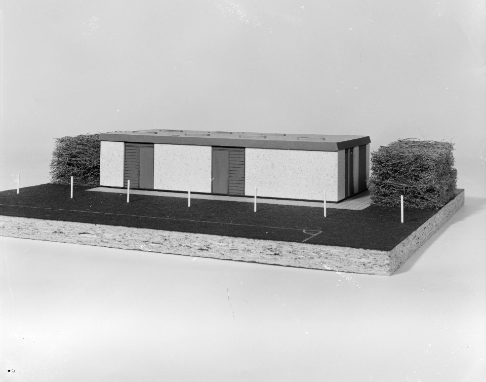 Maquette van een kleedgebouw van architect KC de Boer, Bestanddeelnr 167-0230