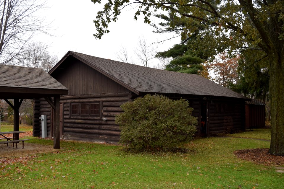 Maple Bluff Boy Scout Cabin, front and side