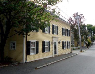 Marblehead Massachusetts building and trees and sidewalk