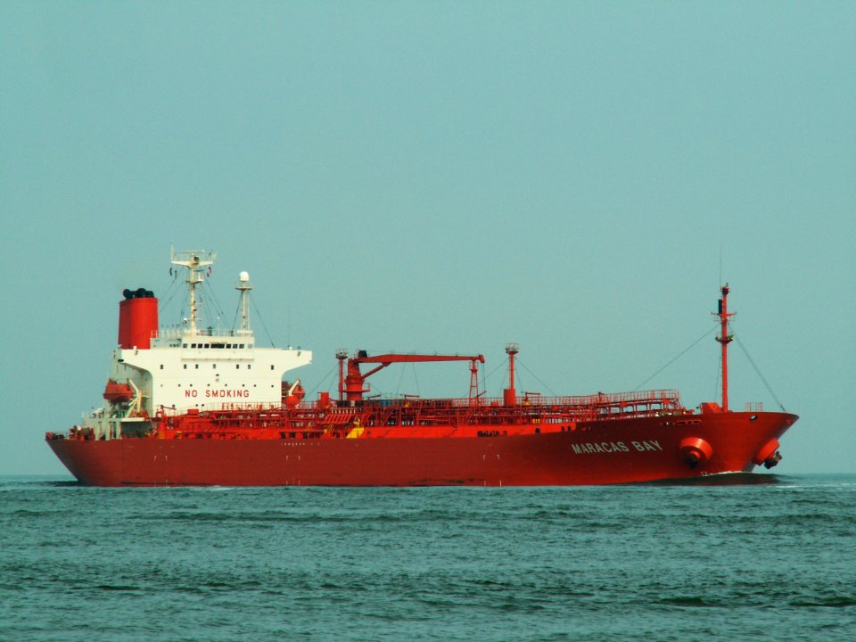 Maracas Bay - IMO 9172727 - Callsign C6QD2 p1 approaching Port of Rotterdam, Holland 23-Apr-2006