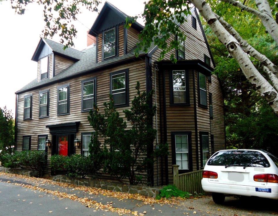Marblehead Massachusetts house and tree and car