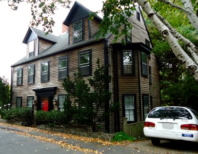Marblehead Massachusetts house and tree and car