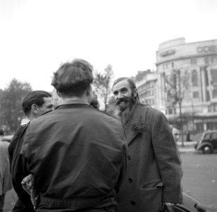 Mannen bij het Hyde Park, Bestanddeelnr 254-1997