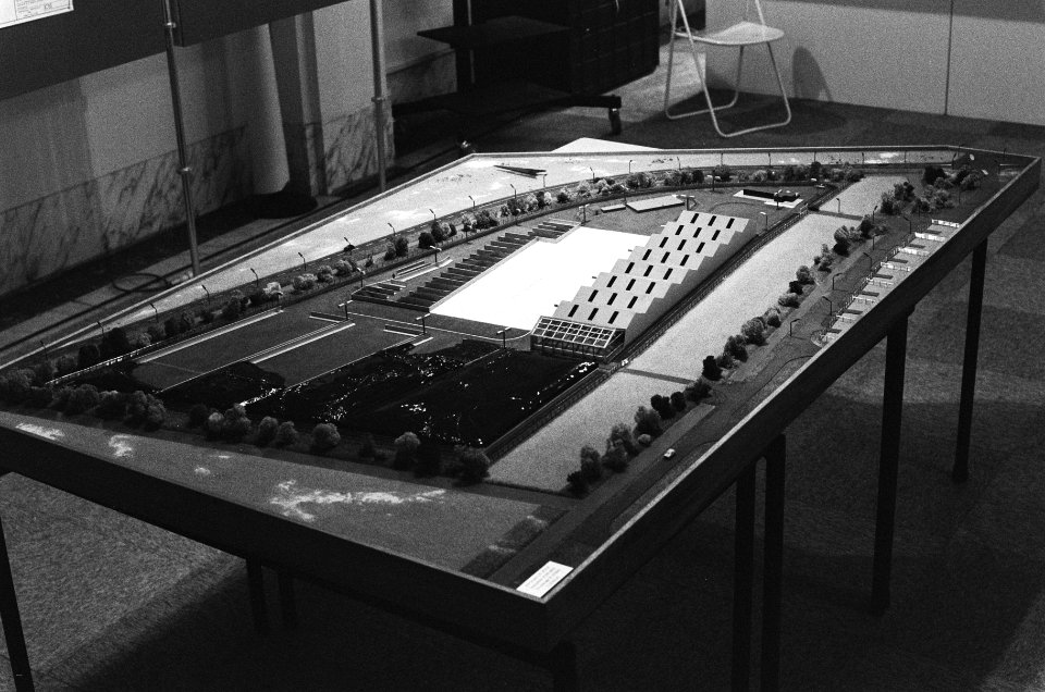 Maquette van toekomstig afval-opslag terrein, opdracht stadsnieuws, Bestanddeelnr 933-5209