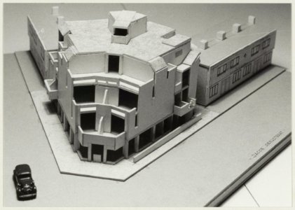 Maquette voor nieuwbouw hoek Jacob Geelstraat en Hofdijkstraat van architect Gerard Schroeder (later anders uitgevoerd). NL-HlmNHA 54005714