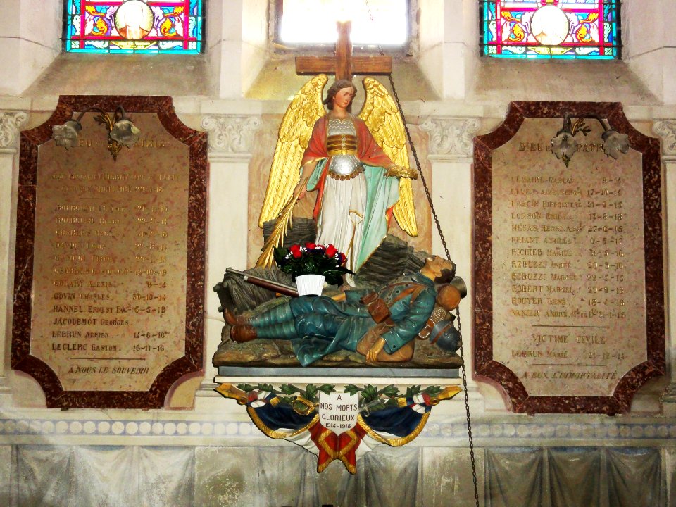 Mécrin (Meuse) église Saint-Evre (06) monument aux morts