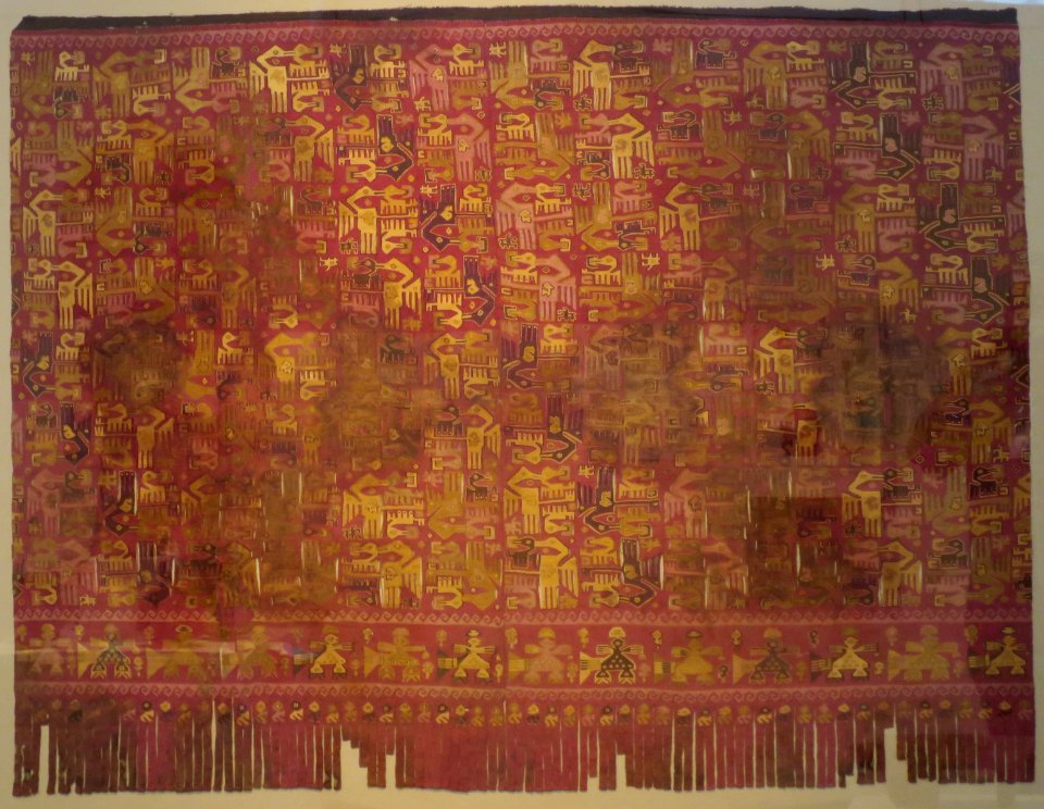 Mantle from Peru, c. 1000-12000, cotton and alpaca fibers, Honolulu Museum of Art, 5098.1