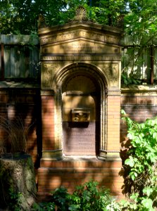 Müllerstraße 71-73 (Berlin-Wedding) Wandgrabmal