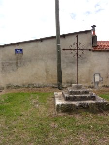 Méréville (Essonne) Croix de chemin à Montreau
