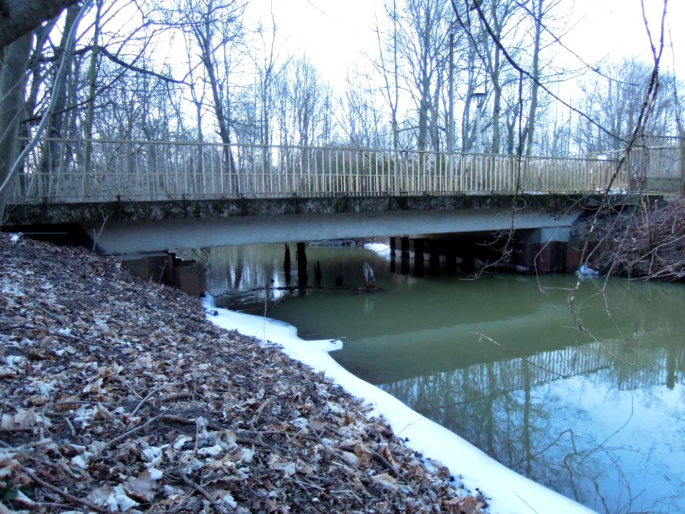 Mühlpleißenbrücke zwischen agra-Park und agra-Messegelände in Markkleeberg Anfang März 2018b